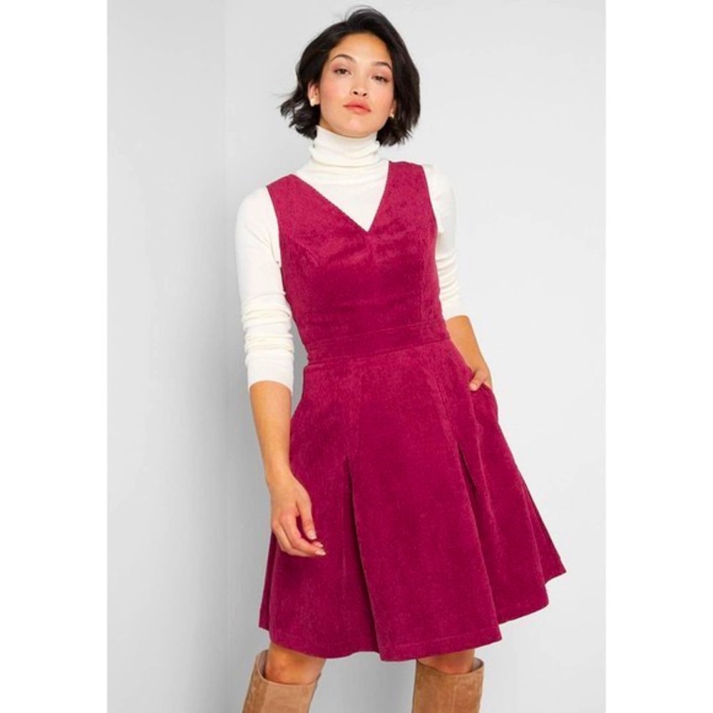 host pick!🧚🏻‍♀️✨ ModCloth “Utmost Allure” Mini Corduroy Dress!